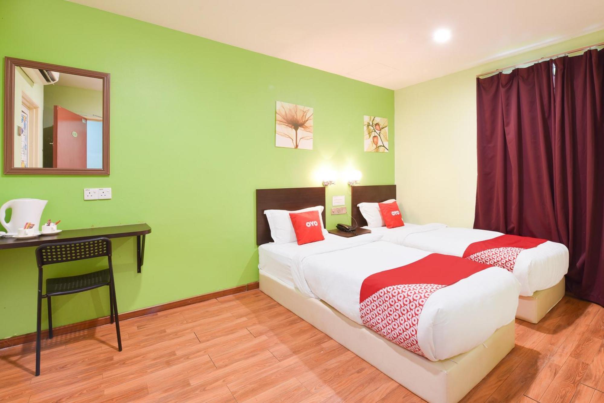 Hotel O G Home Hotel, Kota Bharu, Kelantan. Екстериор снимка