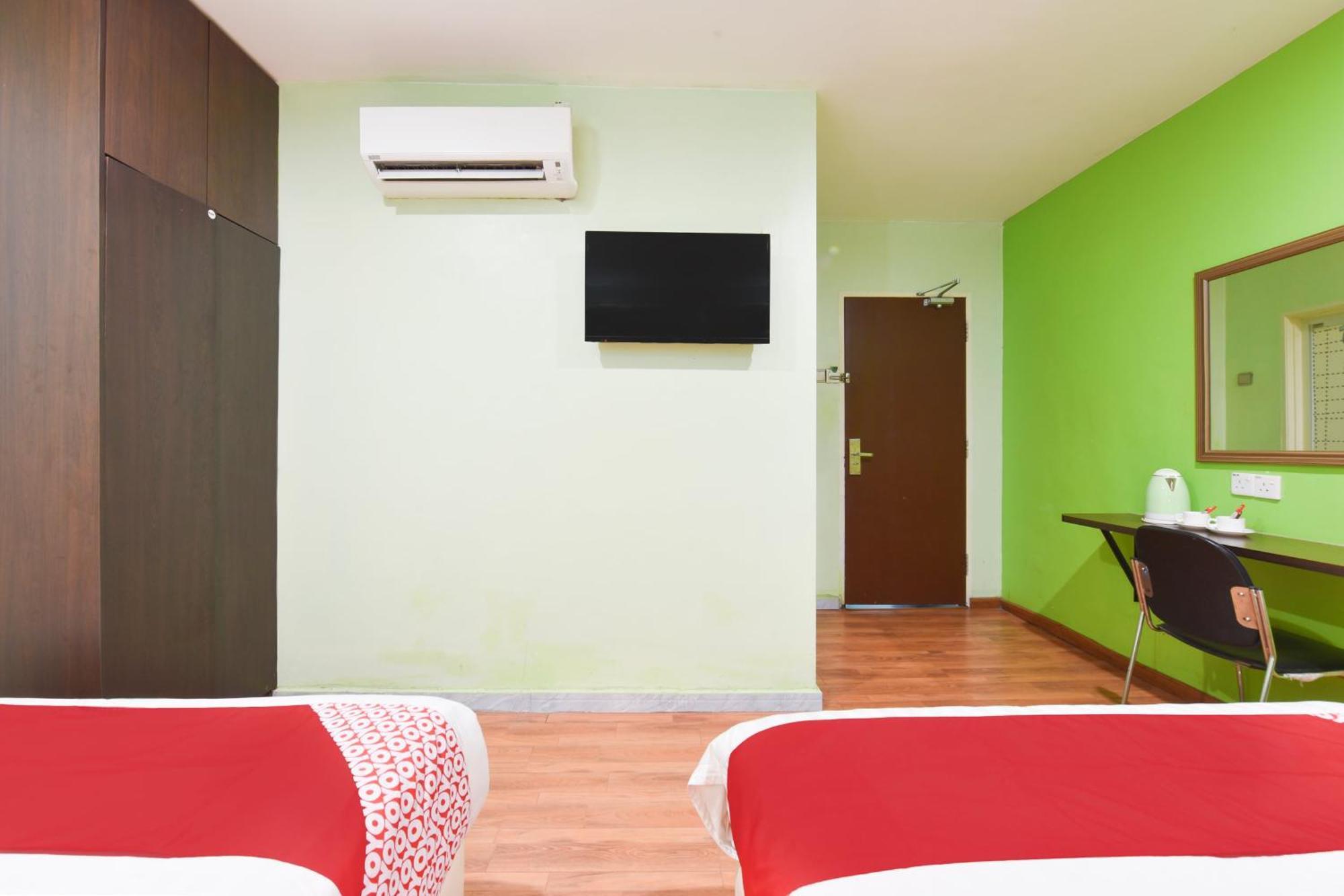 Hotel O G Home Hotel, Kota Bharu, Kelantan. Екстериор снимка